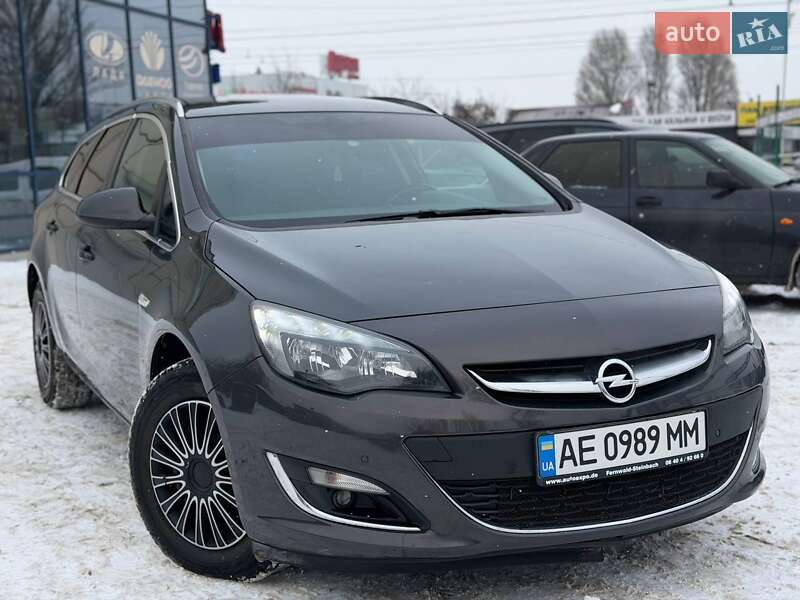 Универсал Opel Astra 2015 в Днепре