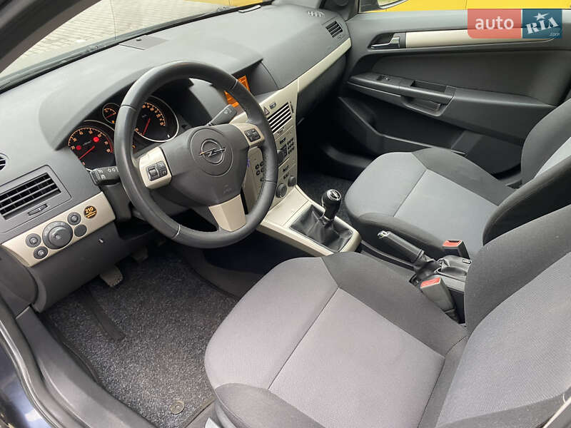 Универсал Opel Astra 2008 в Луцке