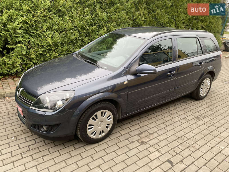 Универсал Opel Astra 2008 в Луцке