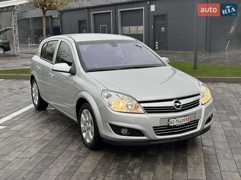 Хэтчбек Opel Astra 2009 в Луцке фото 3 Хэтчбек Opel Astra 2009 в Луцке