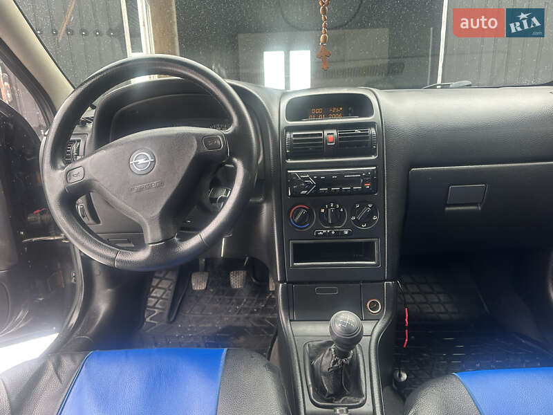 Седан Opel Astra 2008 в Заболотове
