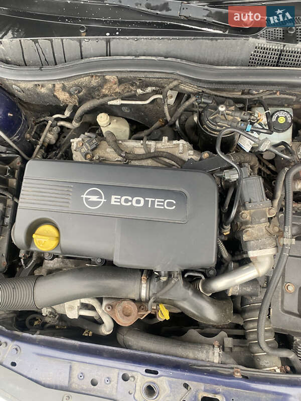 Універсал Opel Astra 2010 в Самборі