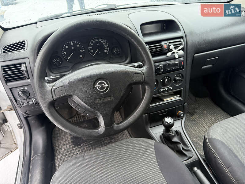 Универсал Opel Astra 2001 в Кременце