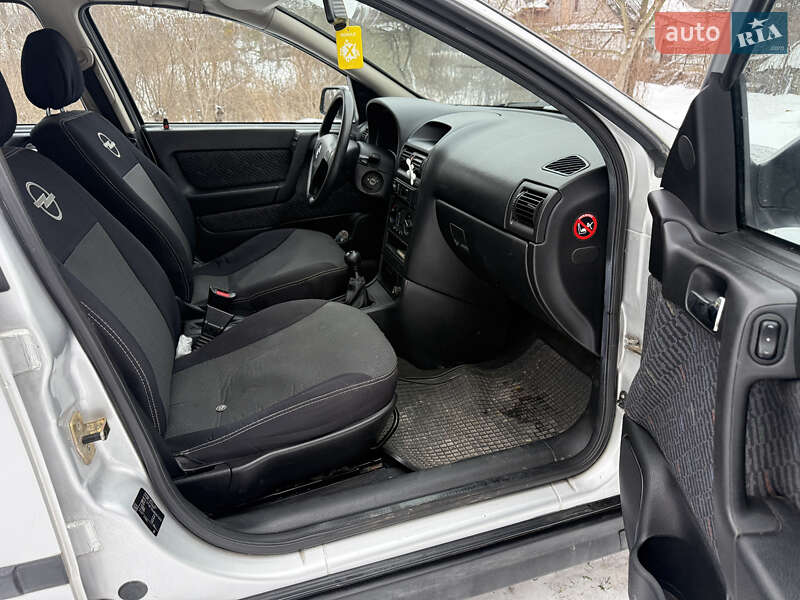 Универсал Opel Astra 2001 в Кременце