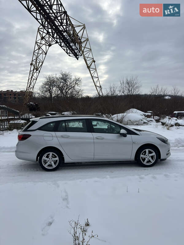 Универсал Opel Astra 2020 в Мукачево