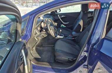 Универсал Opel Astra 2013 в Буче