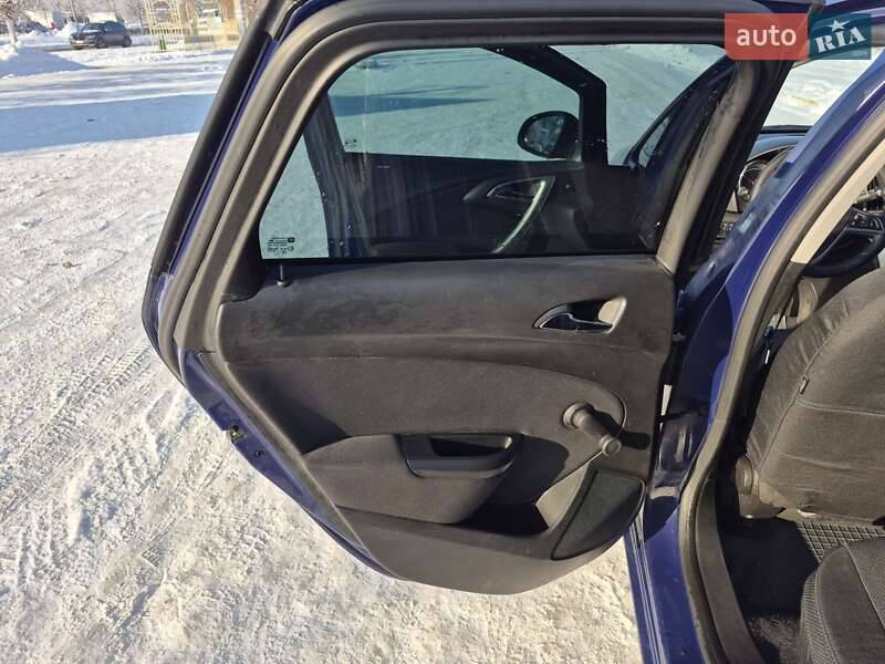 Универсал Opel Astra 2013 в Буче фото 21 Универсал Opel Astra 2013 в Буче