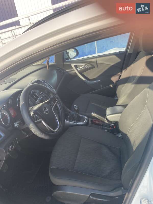 Универсал Opel Astra 2012 в Чернигове фото 3 Универсал Opel Astra 2012 в Чернигове