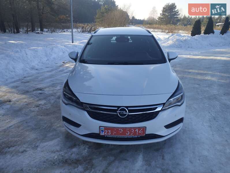 Универсал Opel Astra 2018 в Яворове