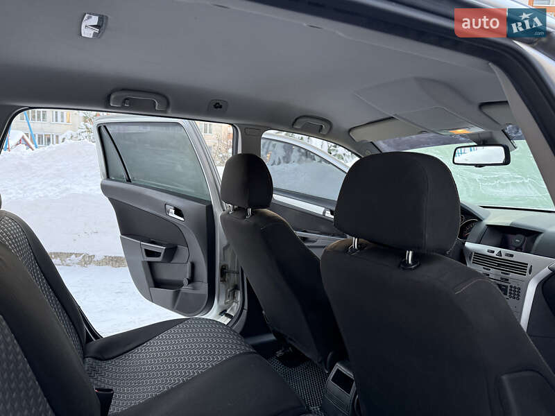 Универсал Opel Astra 2009 в Тернополе