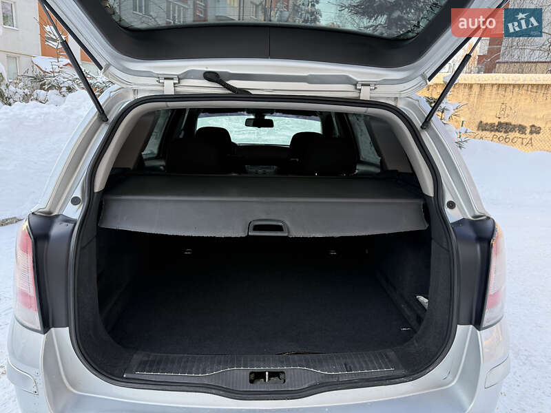 Универсал Opel Astra 2009 в Тернополе