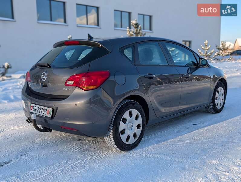 Хэтчбек Opel Astra 2012 в Луцке