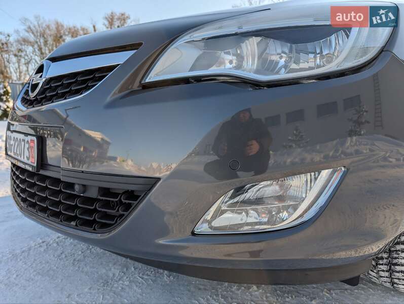 Хэтчбек Opel Astra 2012 в Луцке