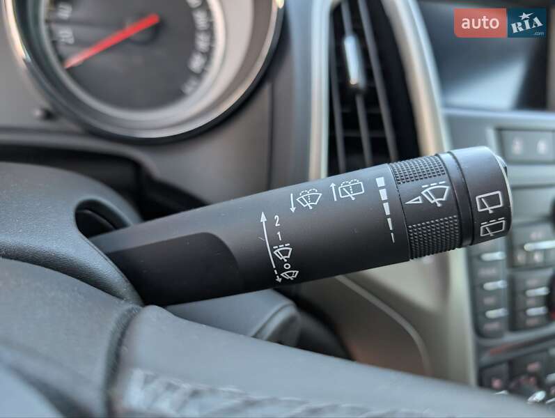 Хэтчбек Opel Astra 2012 в Луцке