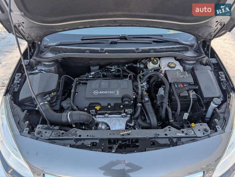 Хэтчбек Opel Astra 2012 в Луцке