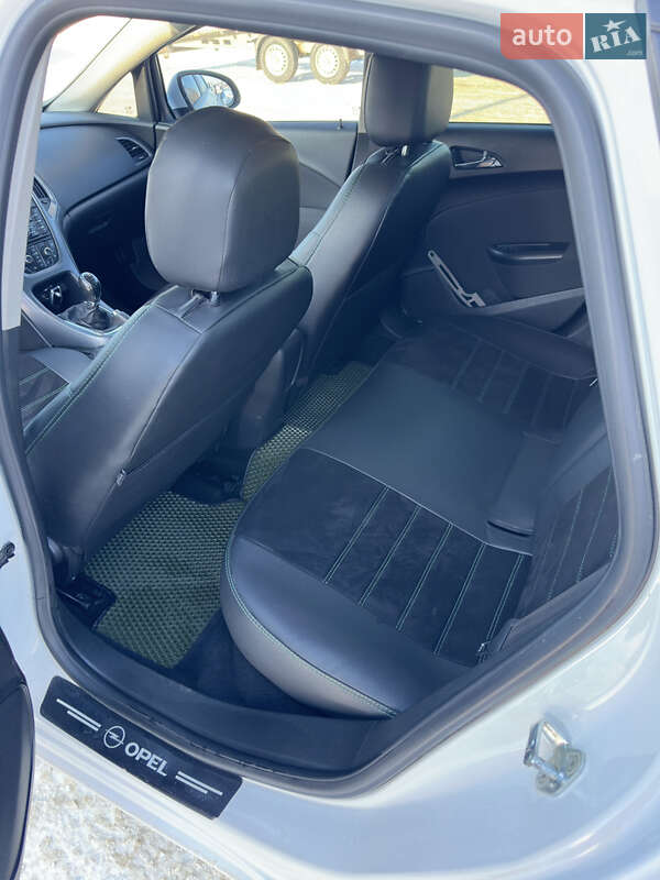 Хэтчбек Opel Astra 2014 в Ковеле