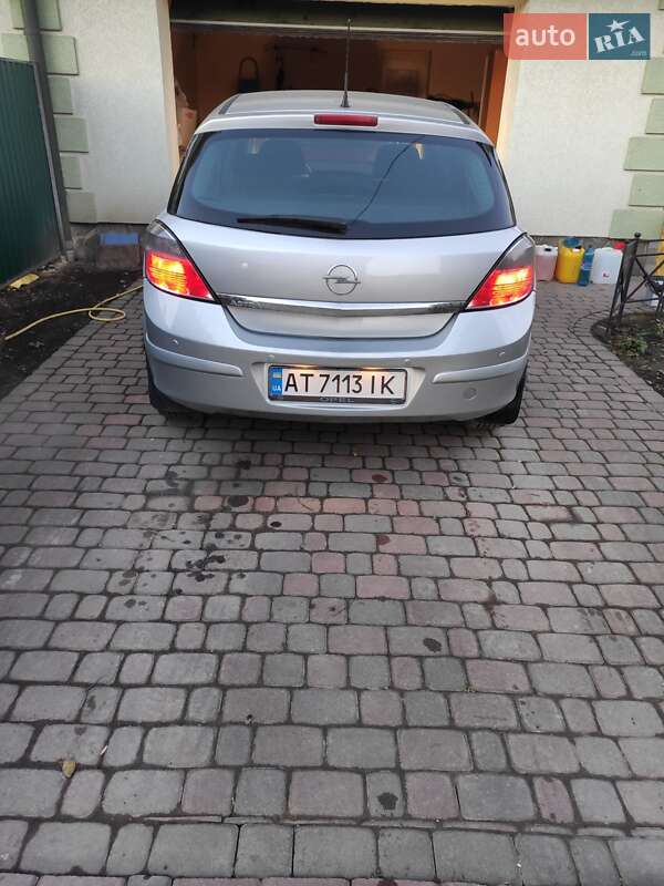 Хэтчбек Opel Astra 2014 в Коломые