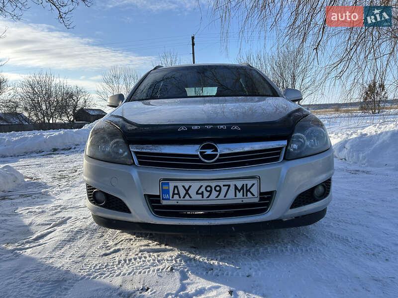 Универсал Opel Astra 2010 в Лозовой