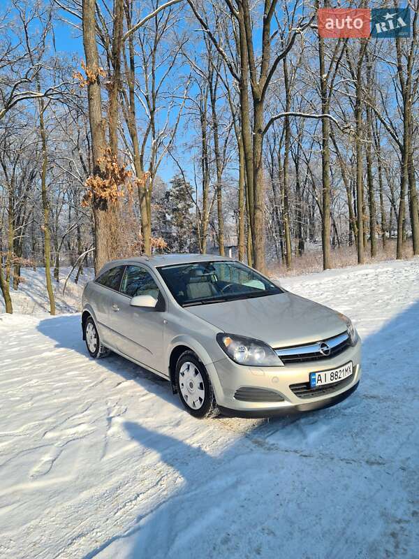 Хэтчбек Opel Astra 2005 в Киеве