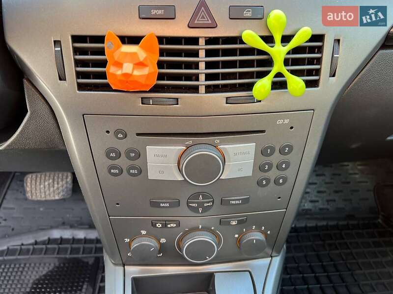 Хэтчбек Opel Astra 2005 в Киеве