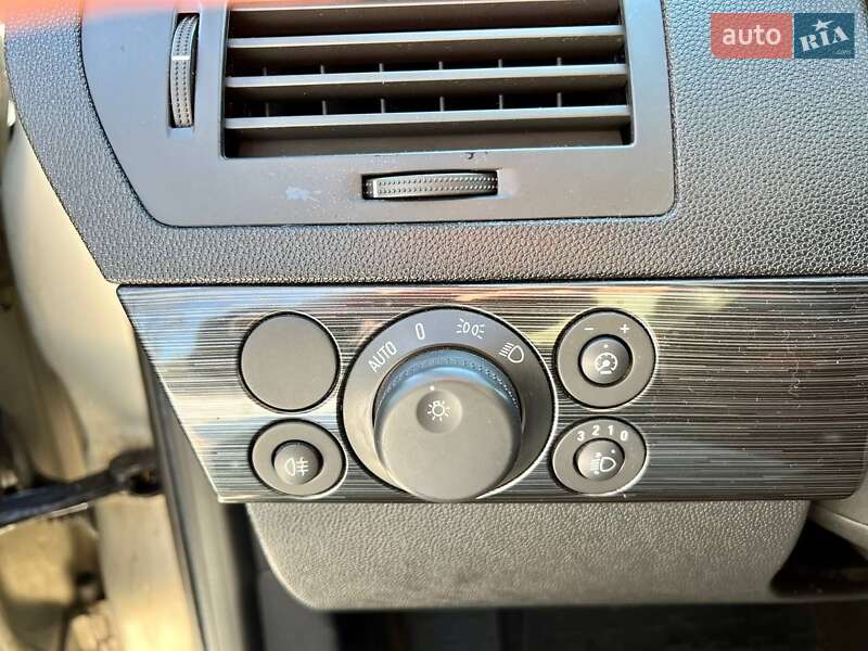 Хэтчбек Opel Astra 2005 в Киеве