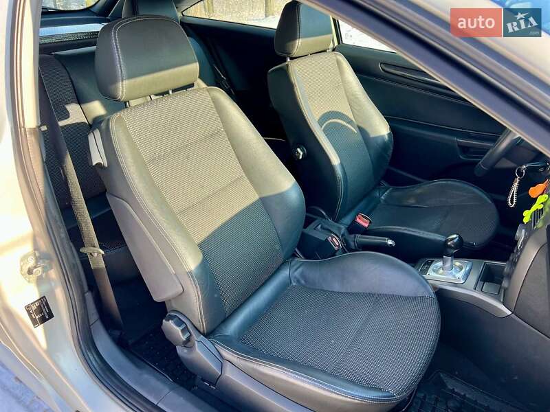 Хэтчбек Opel Astra 2005 в Киеве