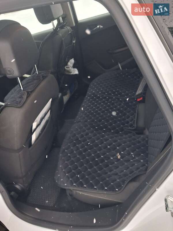 Универсал Opel Astra 2015 в Дрогобыче