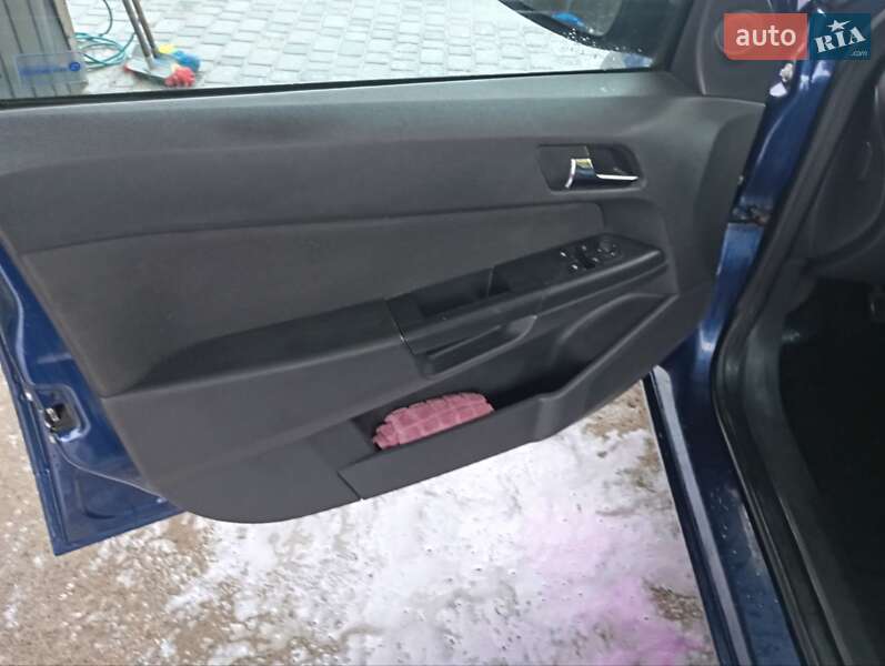 Универсал Opel Astra 2011 в Богородчанах