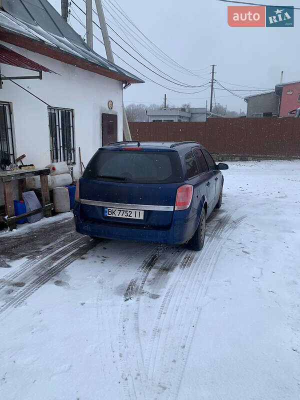 Универсал Opel Astra 2005 в Дубно