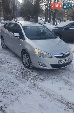 Универсал Opel Astra 2011 в Кривом Роге