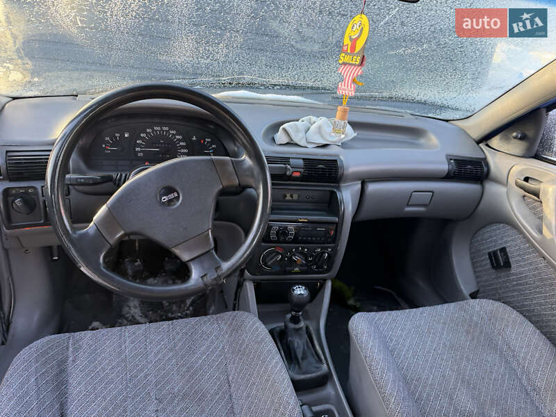 Хэтчбек Opel Astra 1992 в Киеве