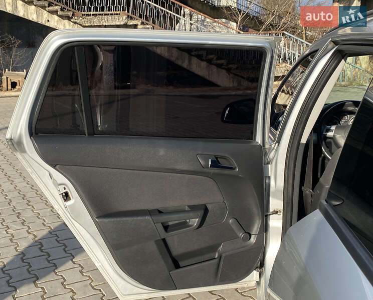 Универсал Opel Astra 2009 в Дрогобыче