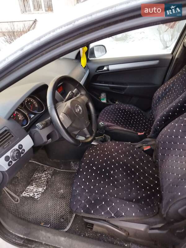 Универсал Opel Astra 2005 в Винниках