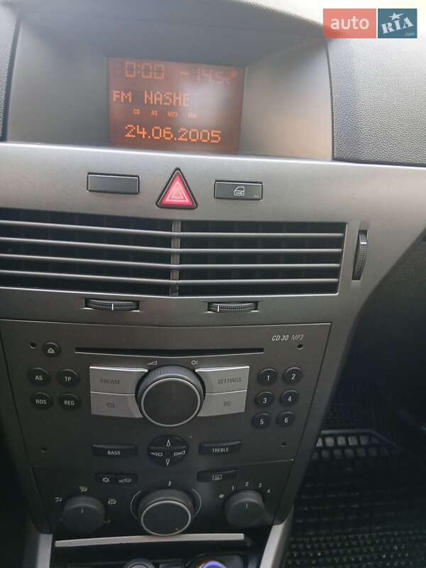 Хэтчбек Opel Astra 2005 в Черновцах