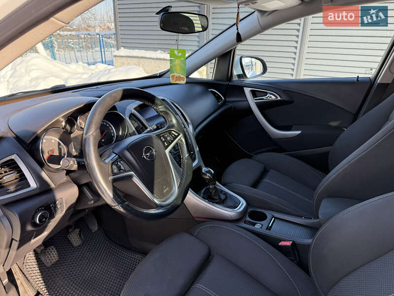 Универсал Opel Astra 2011 в Хмельницком