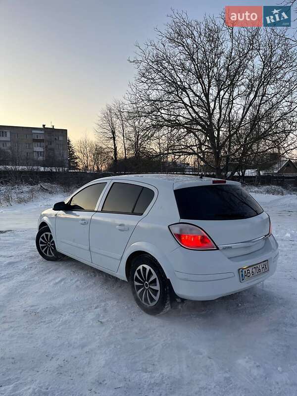 Хэтчбек Opel Astra 2005 в Немирове