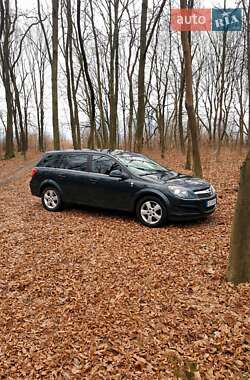 Універсал Opel Astra 2010 в Кіцмані