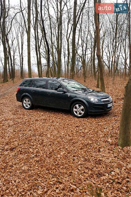 Opel Astra 2010 Opel Astra 2010