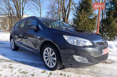Универсал Opel Astra 2012 в Стрые