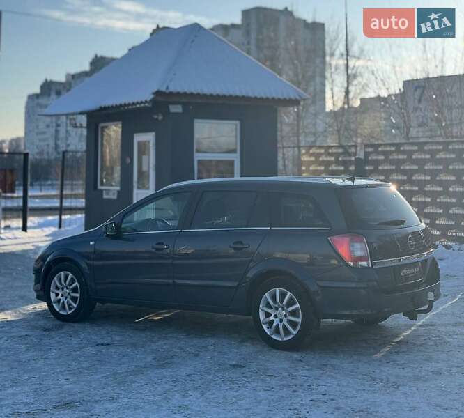 Универсал Opel Astra 2008 в Киеве
