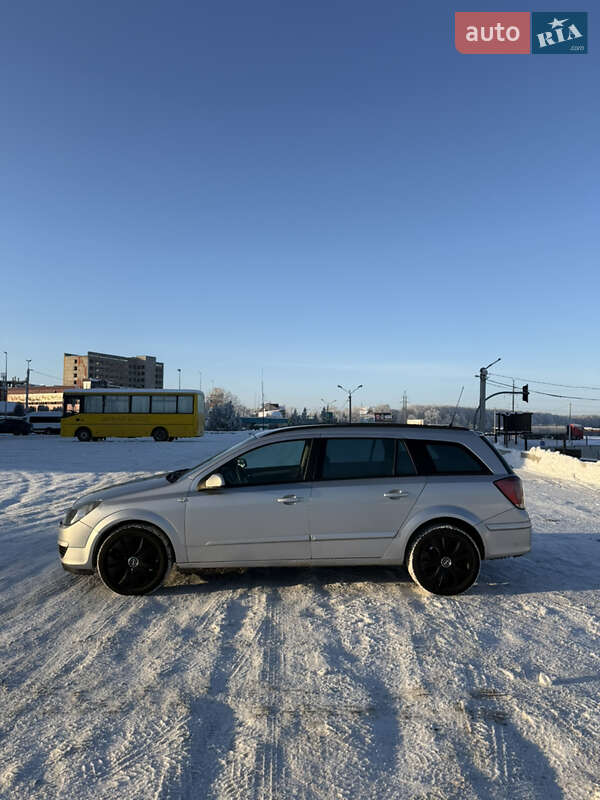 Универсал Opel Astra 2005 в Тернополе