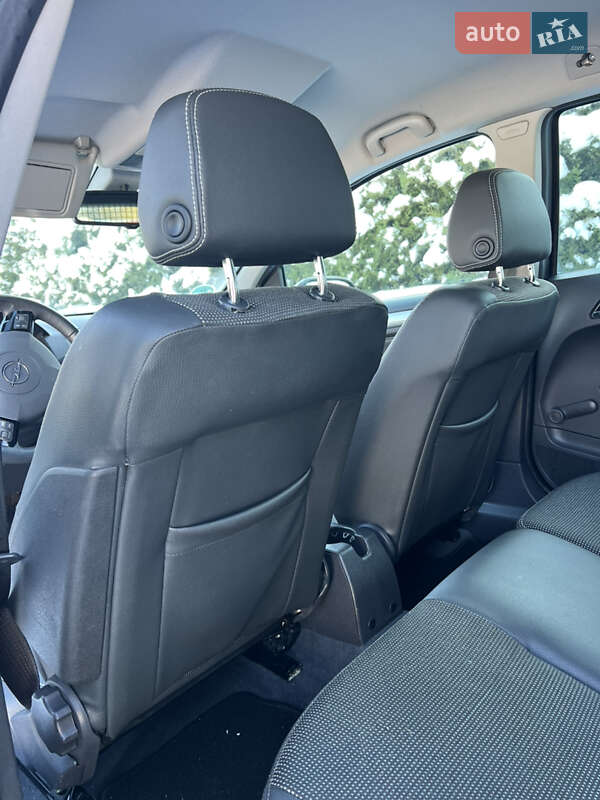 Универсал Opel Astra 2009 в Луцке