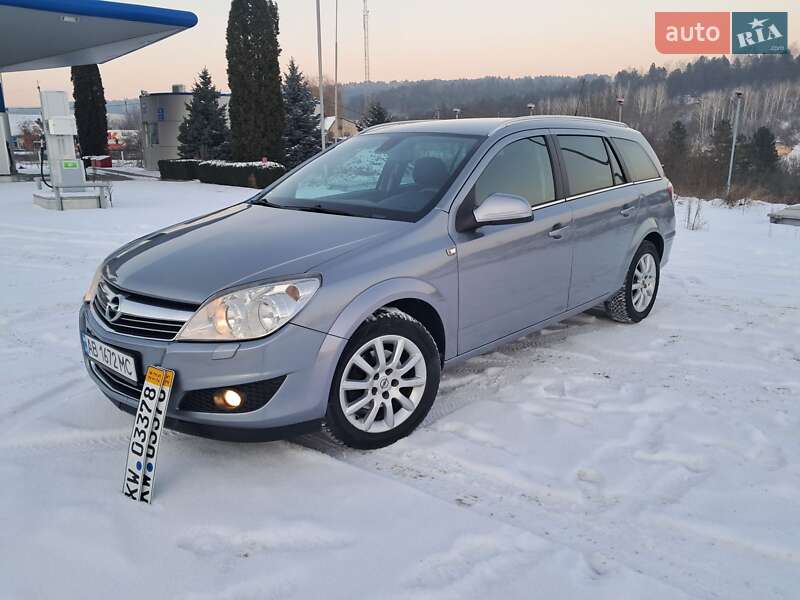 Универсал Opel Astra 2009 в Могилев-Подольске
