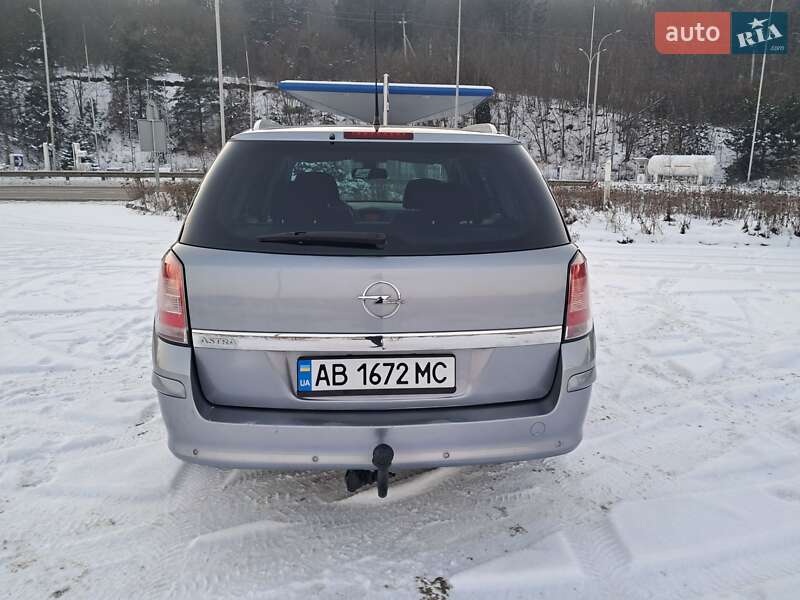 Универсал Opel Astra 2009 в Могилев-Подольске