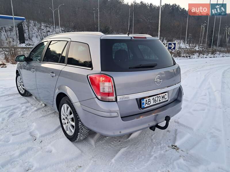 Универсал Opel Astra 2009 в Могилев-Подольске