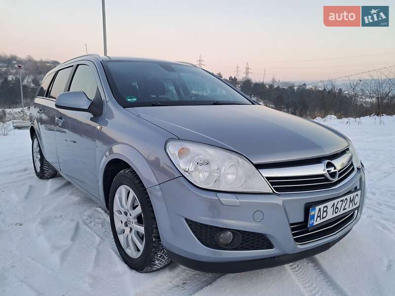 Универсал Opel Astra 2009 в Могилев-Подольске