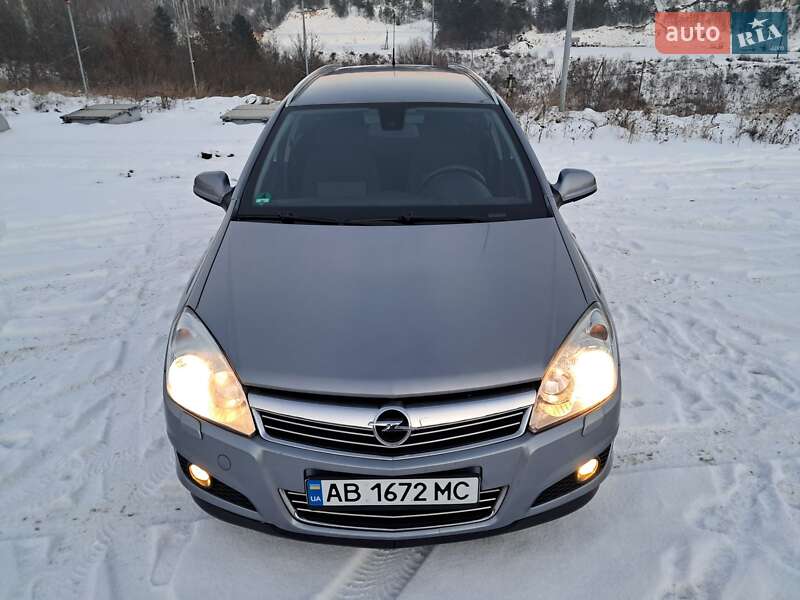 Универсал Opel Astra 2009 в Могилев-Подольске