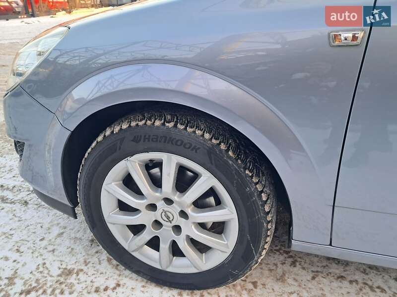 Универсал Opel Astra 2009 в Могилев-Подольске