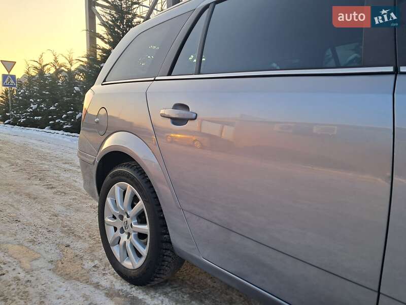 Универсал Opel Astra 2009 в Могилев-Подольске