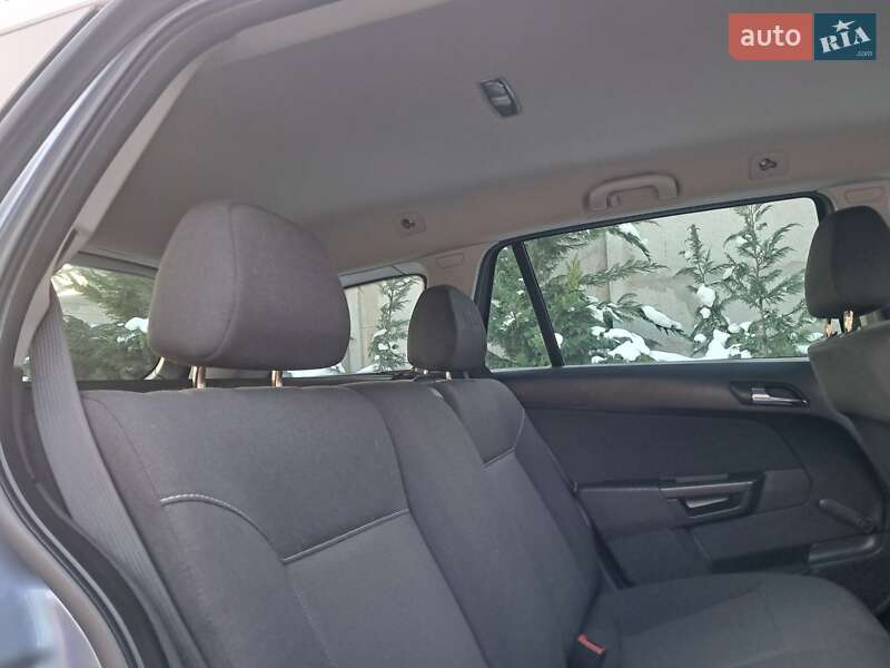 Универсал Opel Astra 2009 в Могилев-Подольске